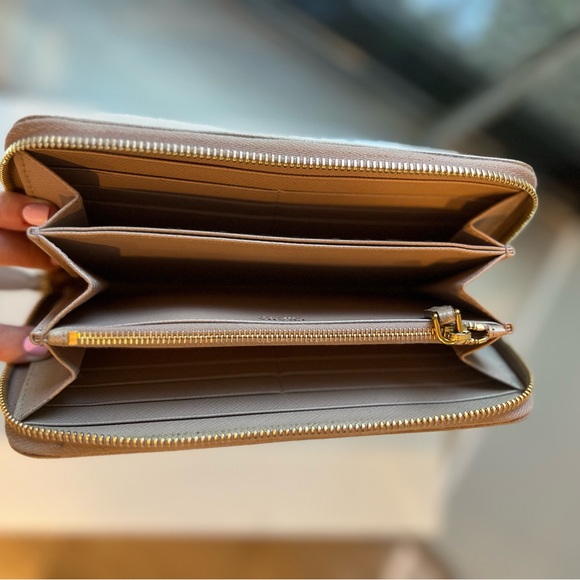 Prada Pinkish Tan wallet - Picture 5 of 8